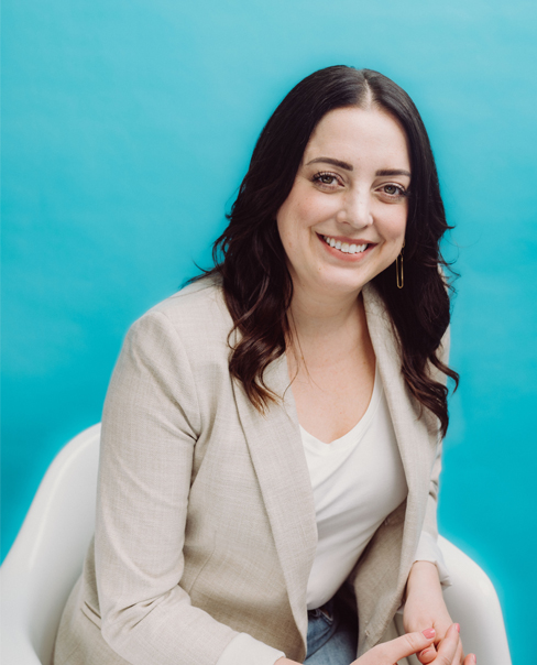SARAH DEWAR headshot